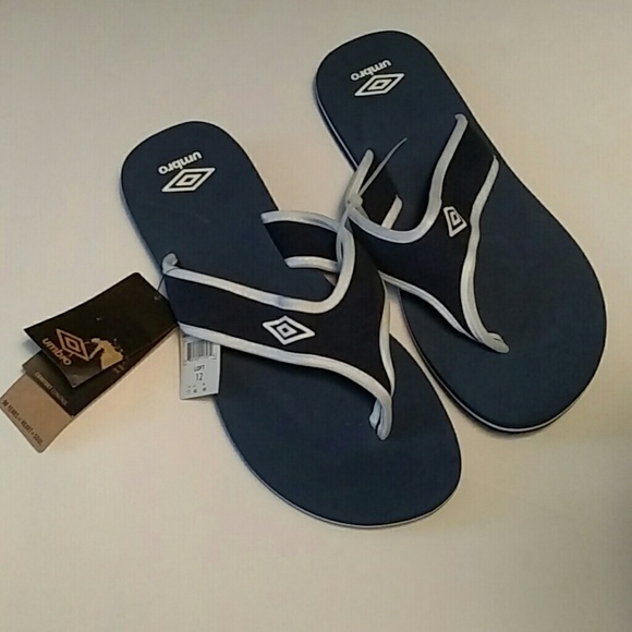 umbro flip flops